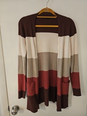 kathy ireland Open-Front Ribbed Stripe Long Cardigan in Brown, Cream & Red